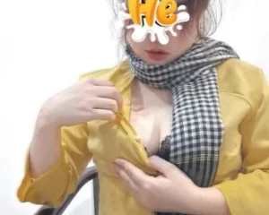 Mỹ Lan quê em miền Tây chỉ có áo bà ba đi hành nghề
